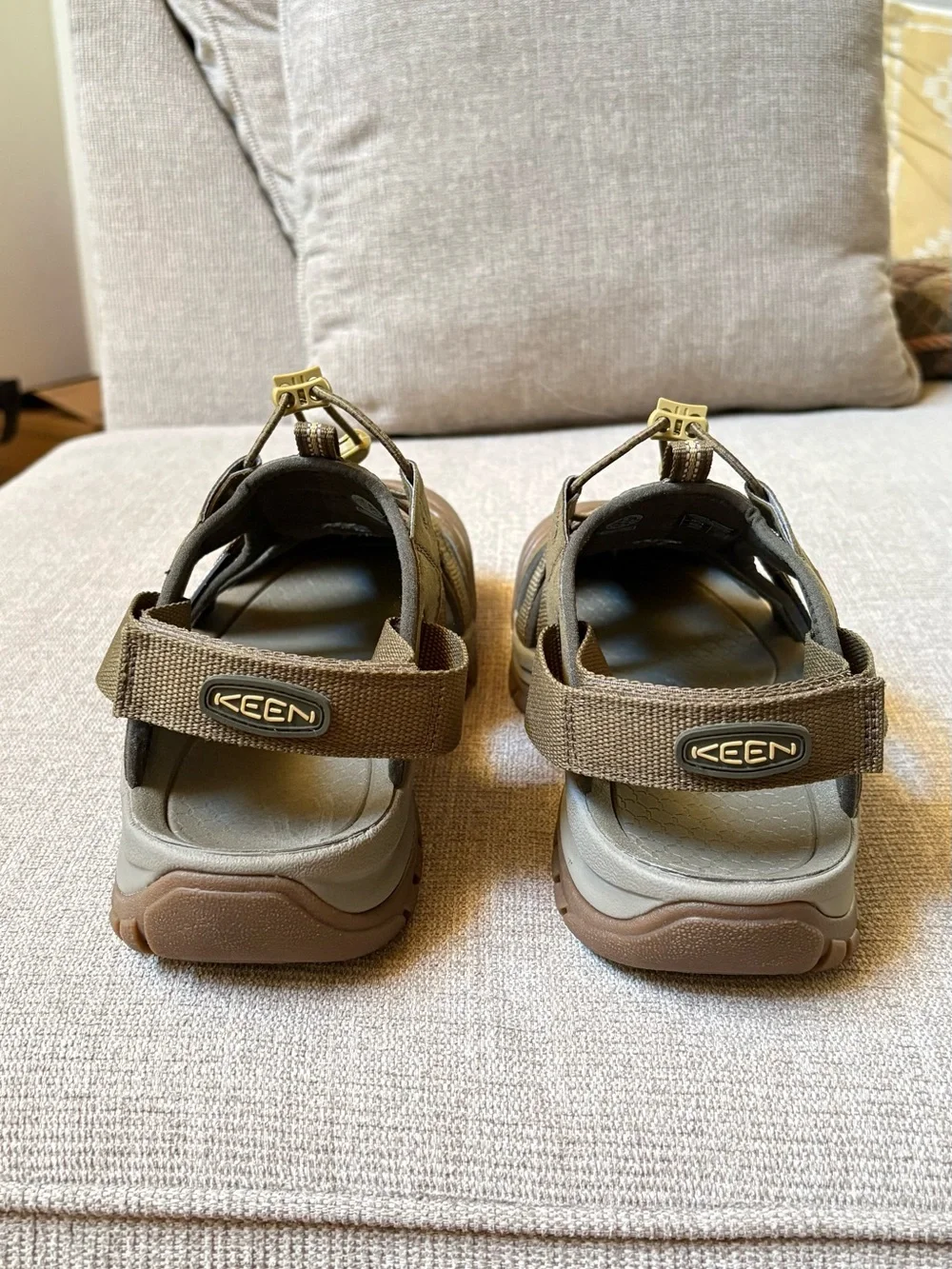 Keen Men’s lightweight outdoor athletic sandal.  New without tags